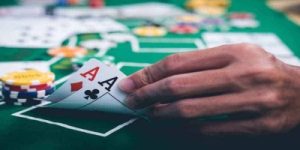 Kinh nghiệm chơi Poker đạt hiệu quả đến 70% khi bluff đúng
